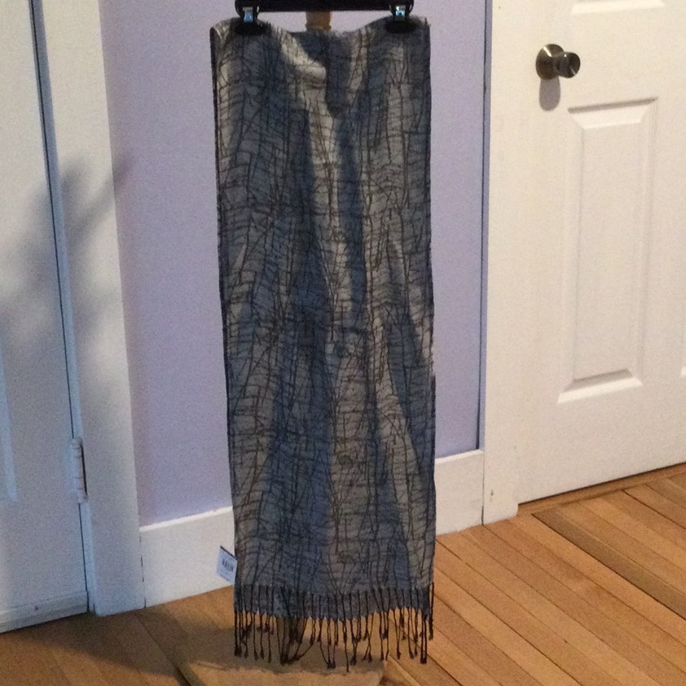 Gray Patterned Shawl/Scarf with Fringe